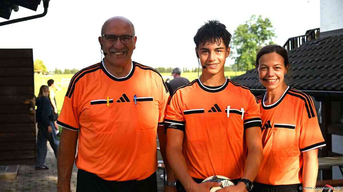 Opa, Tochter, Enkel: Schiri-Familie aus Ramerberg sorgt für besondere Kreisliga-Geschichte