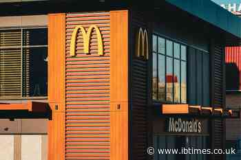 'Sue Them': McDonald's Worker Claims She Was Sent Home Over Her Hair Colour and Forced To Wear a Wig