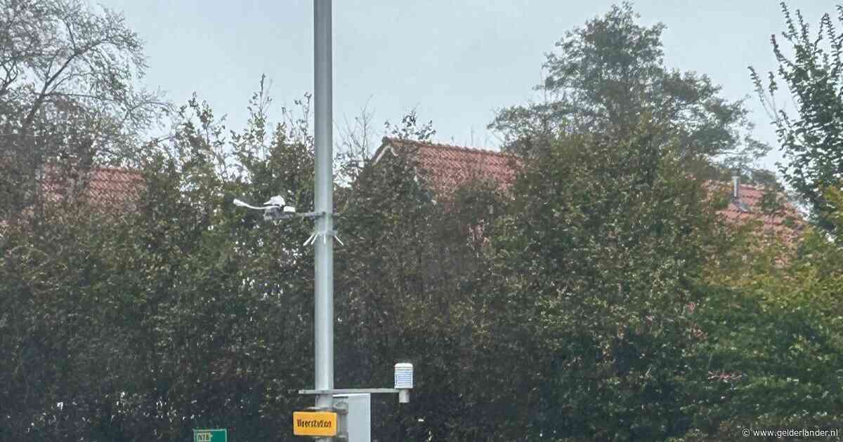 Nieuwe paal langs de N18 maakt de hele dag foto’s, maar levert geen enkele boete op