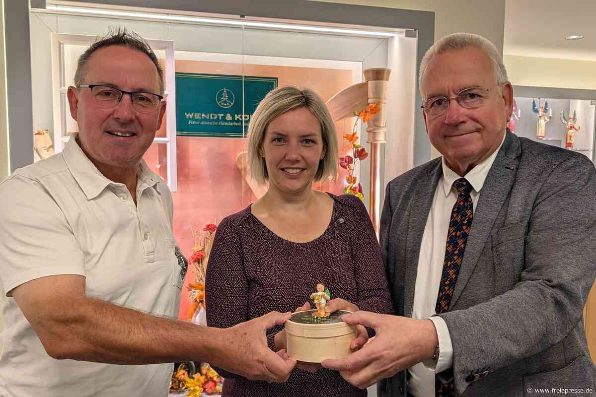 Wendt und Kühn: Engel aus dem Erzgebirge stecken im Freiberger Lions-Adventskalender