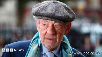 Ian McKellen set to perform as a hologram in new play