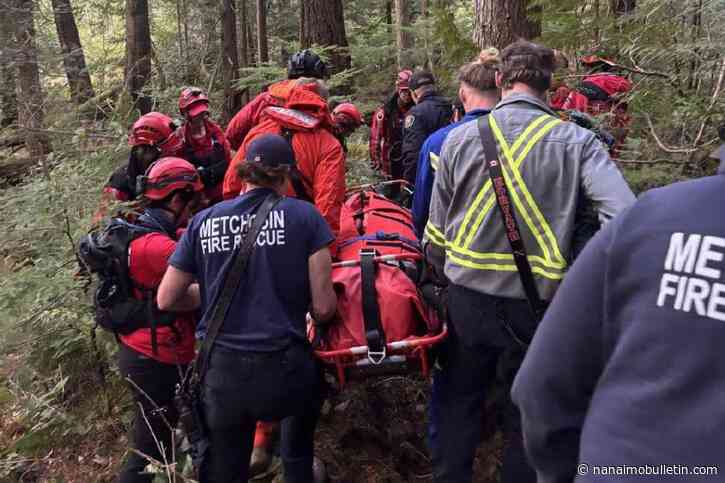 Hiker falls 50 feet down Vancouver Island mountain cliff, rescued by crews