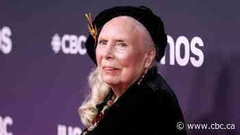 Joni Mitchell becomes a U.S. citizen, 'a journey that began 62 years ago'