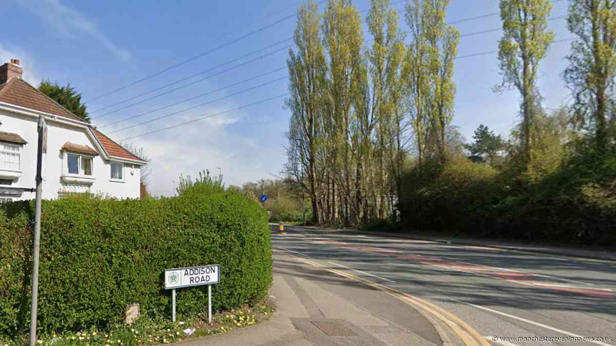 Irlam residents frustrated as they struggle to get off driveways