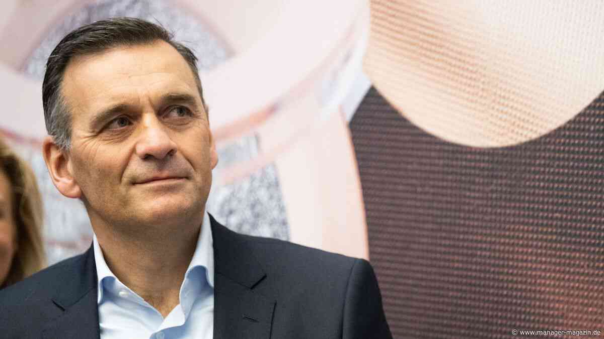 Douglas: Parfümeriekette tauscht Chef Sander van der Laan aus