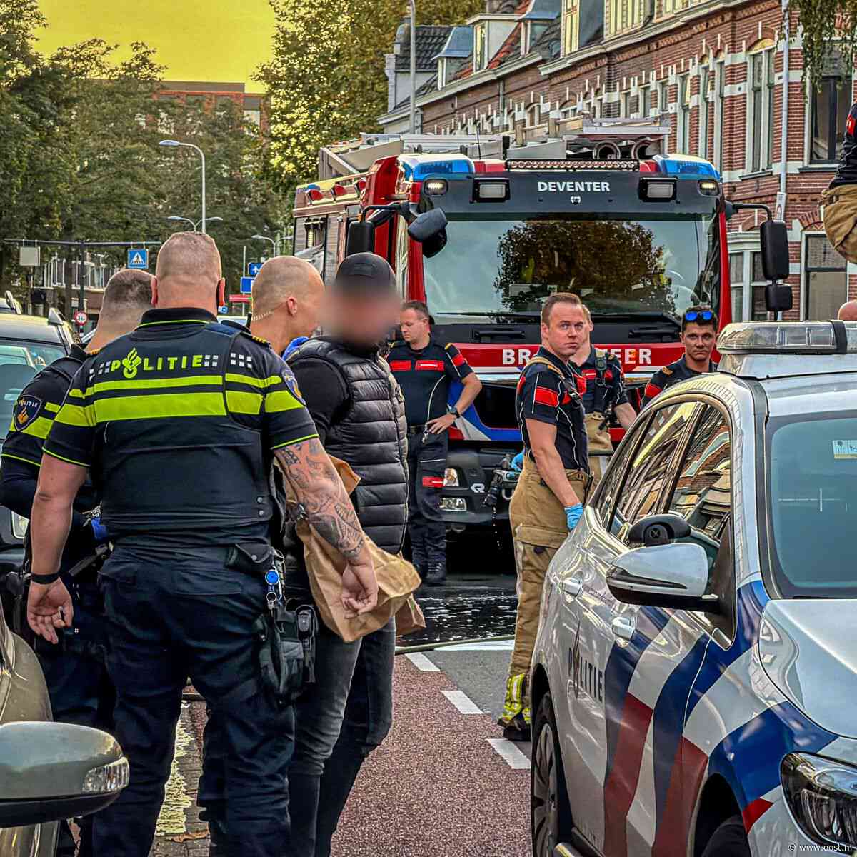 Geweldsincident in woning Deventer, slachtoffer naar ziekenhuis