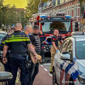 Geweldsincident in woning Deventer, slachtoffer naar ziekenhuis