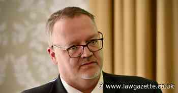Motion of no confidence in SRA stalls at Law Society AGM