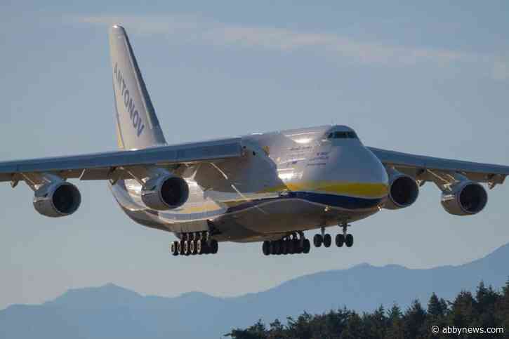 Massive Ukrainian cargo plane pays Vancouver Island air force base a Thanksgiving visit