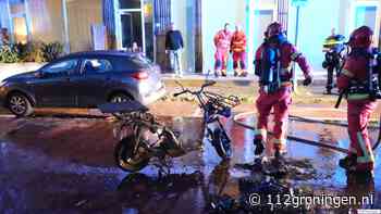 Bezorgscooter uitgebrand bij De Zuilen & auto in sloot Holwierde