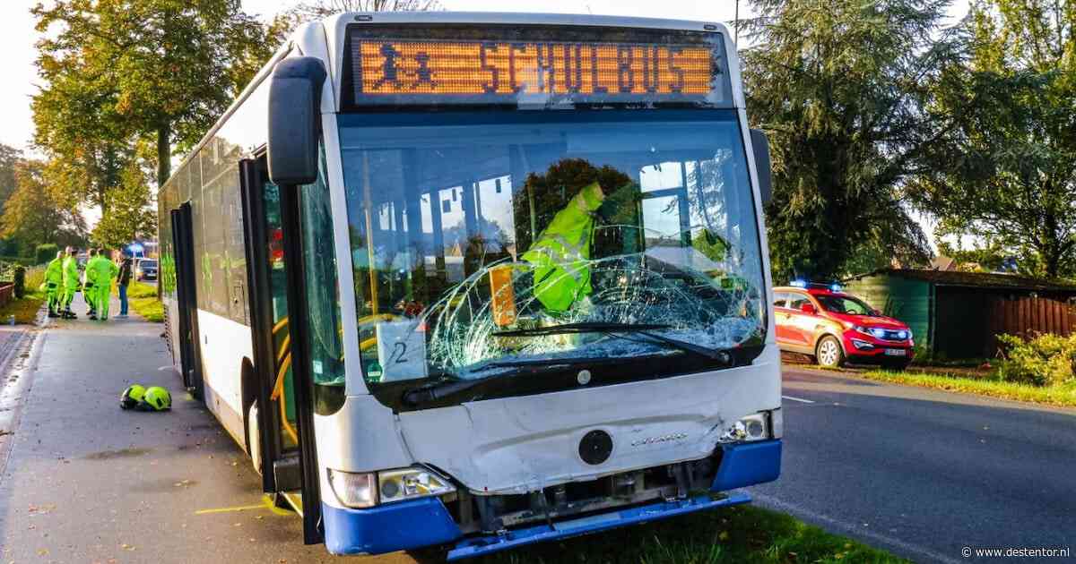 Tien gewonden na botsing schoolbus met auto in Gronau & ontuchtzaak voorkomt dat Almelose moordverdachte wordt uitgeleverd