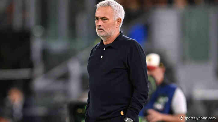 Roma tifo with tribute to Mourinho on Champions League return