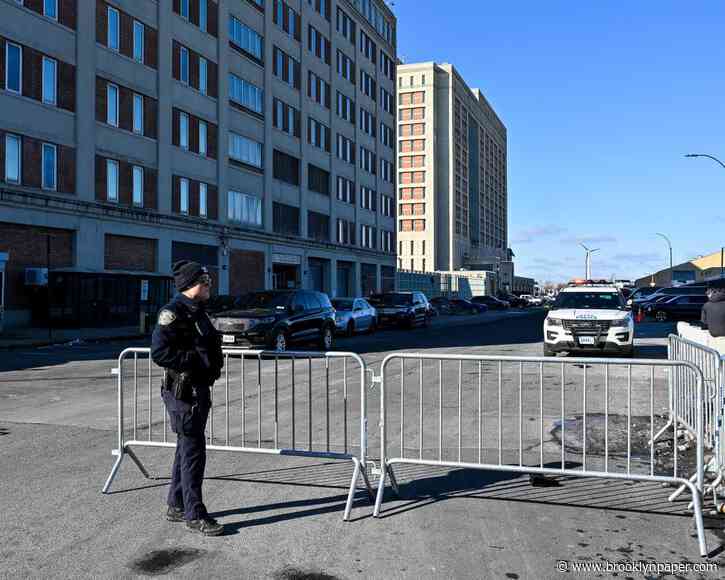Sunset Park federal prison officer indicted in alleged bribery scheme to smuggle contraband