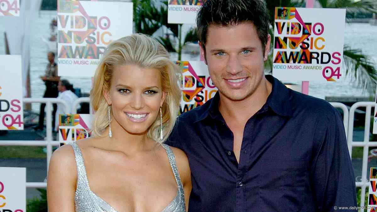 Nick Lachey says divorcees have a 'leg up' in the dating scene as he brings up ex Jessica Simpson on Love Is Blind