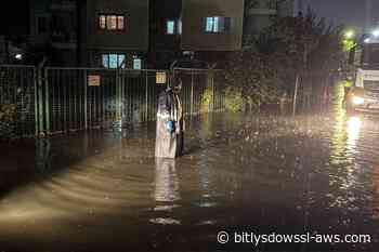Lluvias torrenciales en Estambul dejan un fallecido, inundaciones y suspensión de clases
