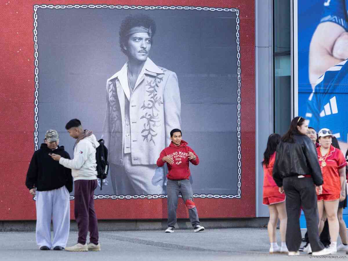 LIVE UPDATES: The gates are open as Bruno Mars launches Vancouver run tonight | Fans descend on the merch tables | Why you'll hear Bruno's voice on the SkyTrain