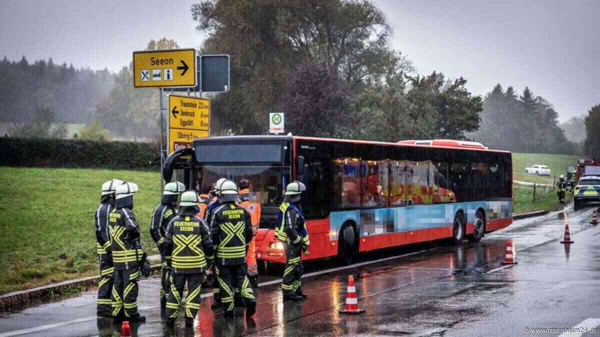 Tränen fließen: Augenzeugin schildert Schülerbus-Unfall von Seeon – Bürgermeister die Konsequenzen