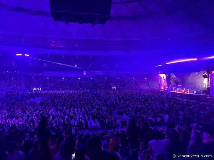 LIVE UPDATES: Bruno Mars hits the stage to launch Vancouver run | Fans descend on the merch tables