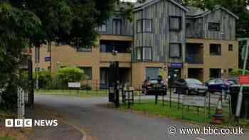 Veteran 'fell between services' before death