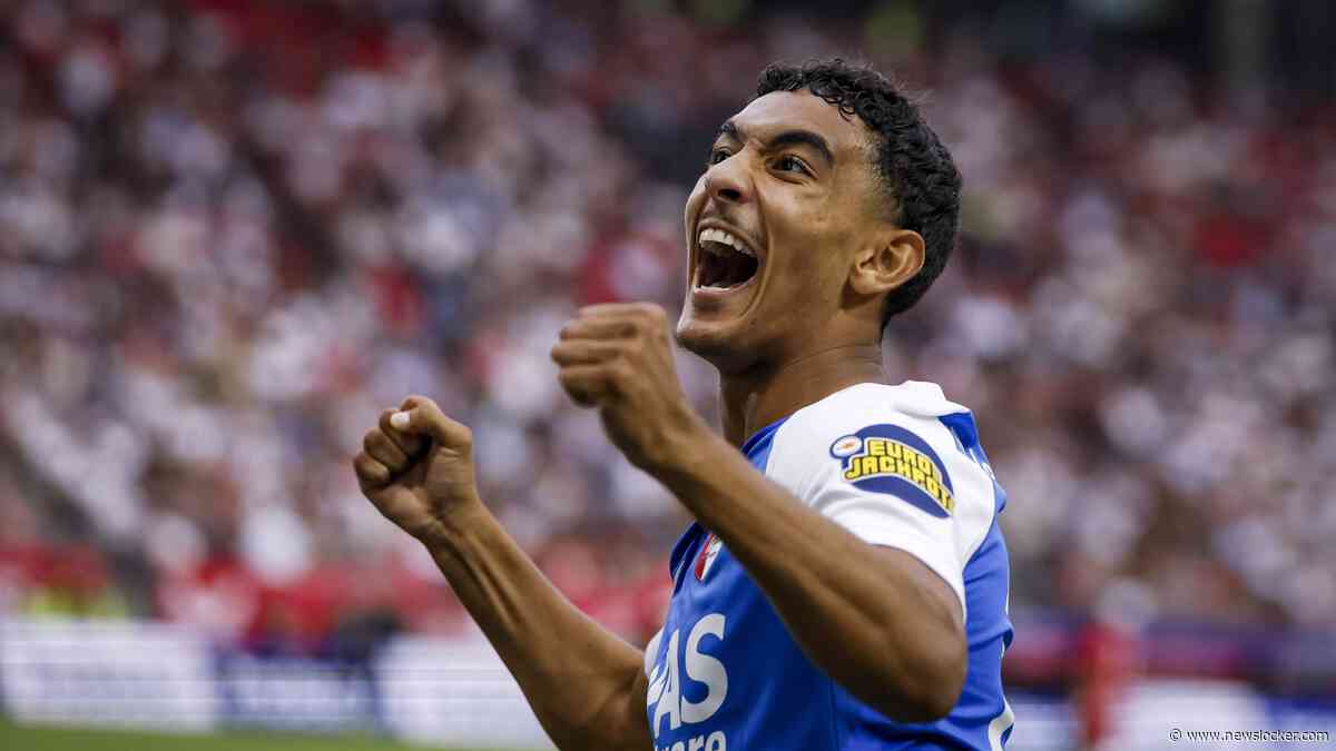 Ayoub Oufkir (20), de aangekochte vleugelspits die het wél laat zien bij AZ: ’We vreten ze helemaal op’