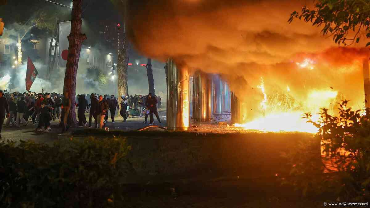 Betogers vernielen ministeries bij studentenprotesten in Albanië