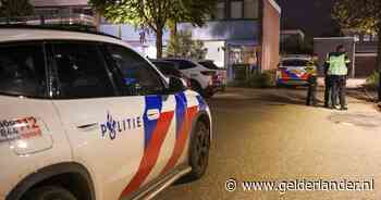 Knal door explosie bij voordeur van woning in Ede