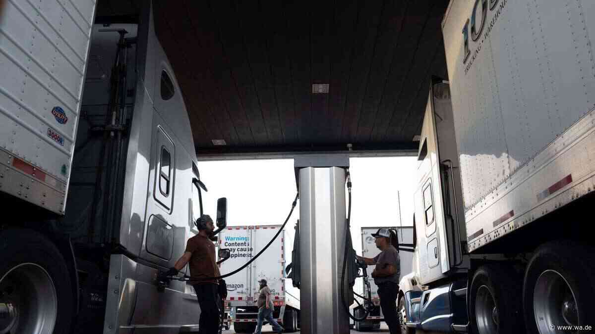 Iran-Krieg kostet jeden US-Haushalt fast 2000 Dollar – und Trump nennt es „einen geringen Preis“