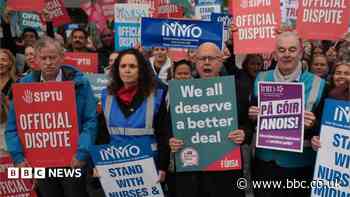 Hundreds of thousands of workers on strike across Republic of Ireland
