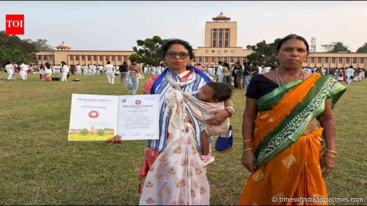 Meet Ranu Devi, who worked as a sanitation worker at BIT Mesra in Ranchi, earning just ₹400 a week; today, her daughter holds a PhD degree from the same institute
