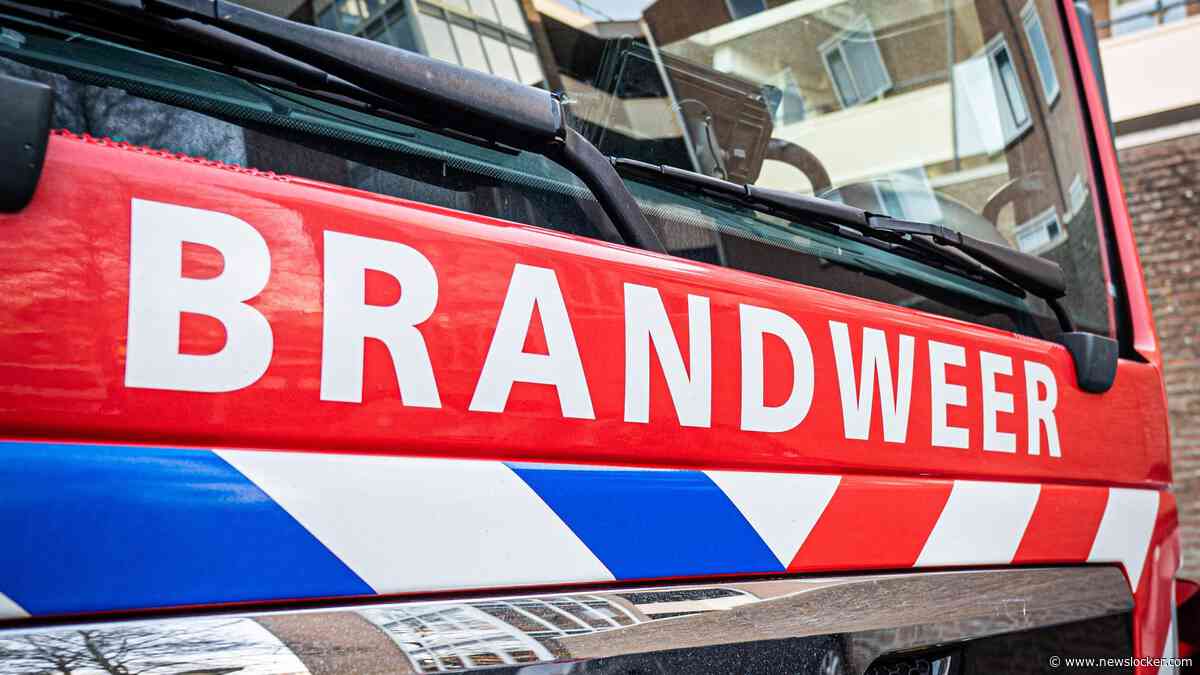 Brand door opladen fietsaccu in flat Zaandam, drie personen naar ziekenhuis