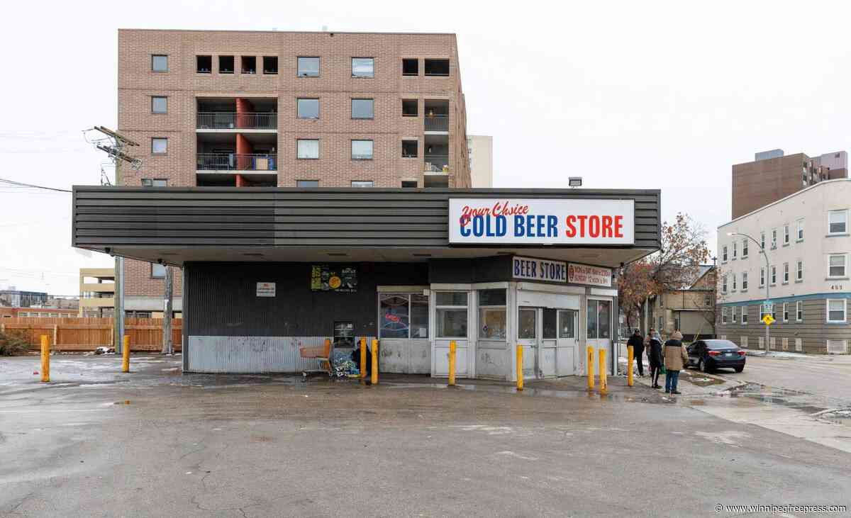 Man pleads guilty to manslaughter for chasing, stabbing man downtown