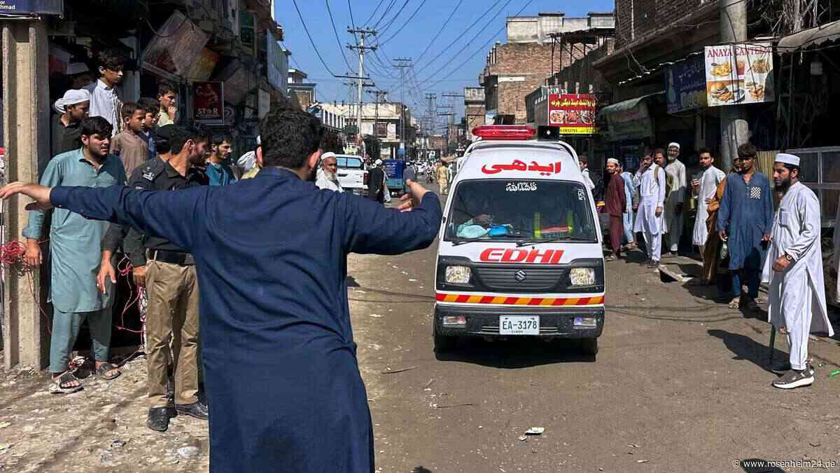Schuldach in Pakistan stürzt ein - Mindestens 28 Schüler tot