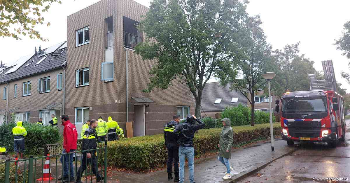 Politie vindt duizenden hennepplanten na brand: ‘Snapt u dat dit een heel gek verhaal is?’