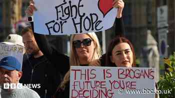 Teen begs PM for expensive life-extending drugs