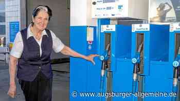 Seit 62 Jahren liebt Theresia Gum die Arbeit an ihrer Augsburger Tankstelle – nur eines ärgert sie immer mehr