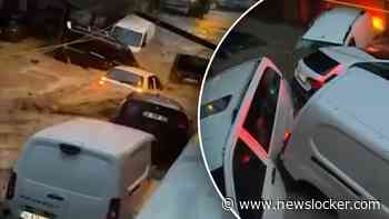 Auto’s weggesleurd door grote overstroming in Turkije