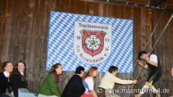 Traditionelles Kirtahutschn am Kupferschmiedstadl in Rosenheim
