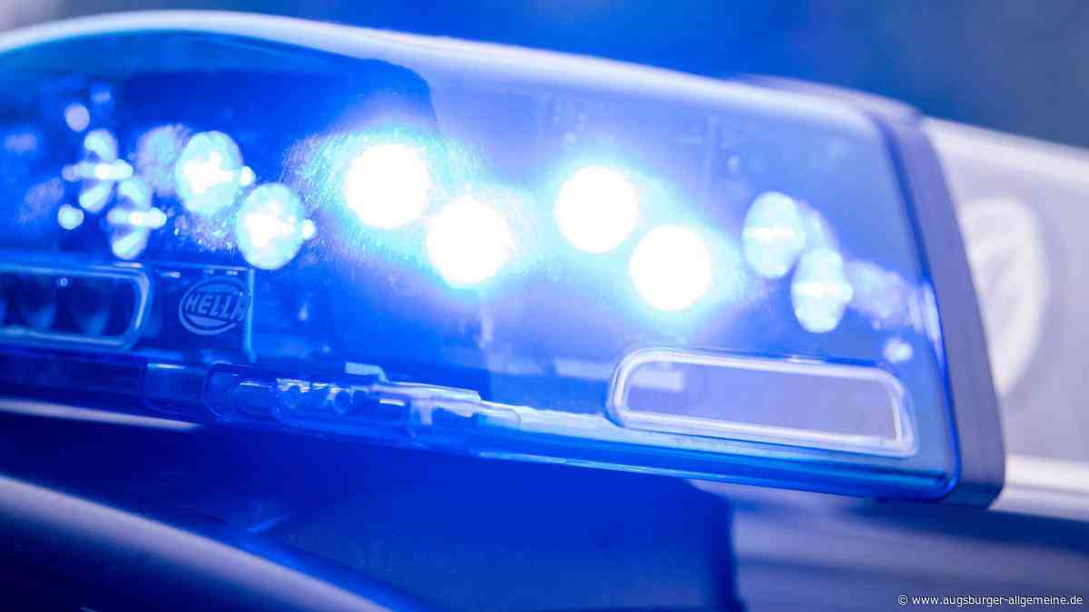 Unfall auf der Adenauerbrücke: Auto und Lkw wohl beteiligt