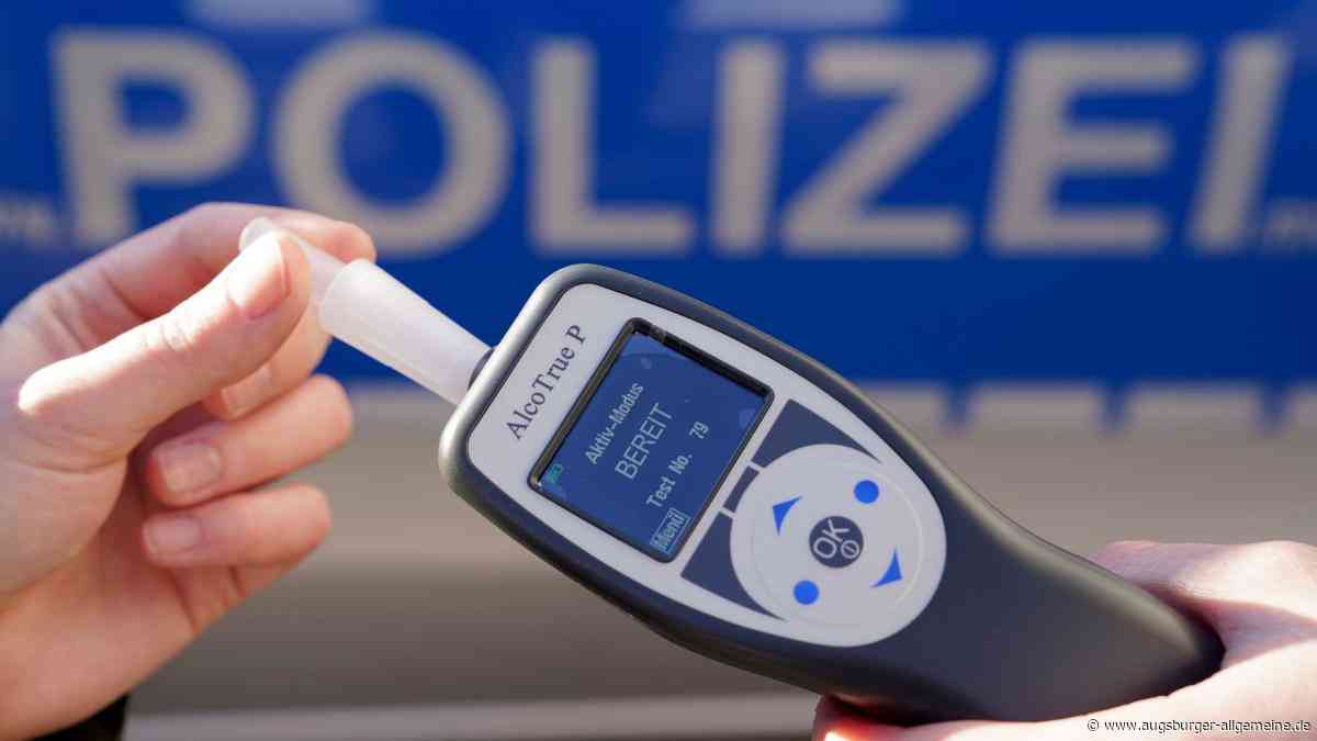 Betrunkener Mann leiht sich E-Scooter von Jugendlichem aus und stürzt