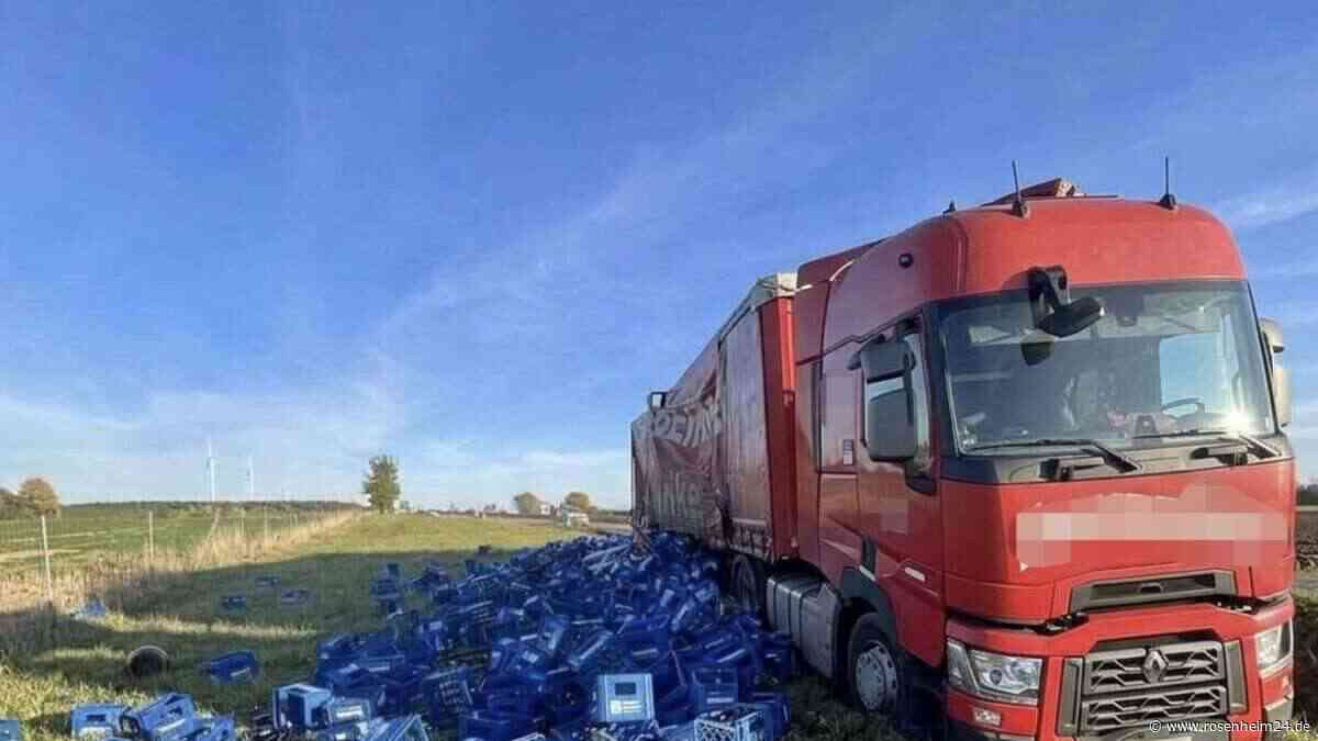 Lkw-Unfall in Bayern: Über 1000 Kästen Bier landen neben der A8