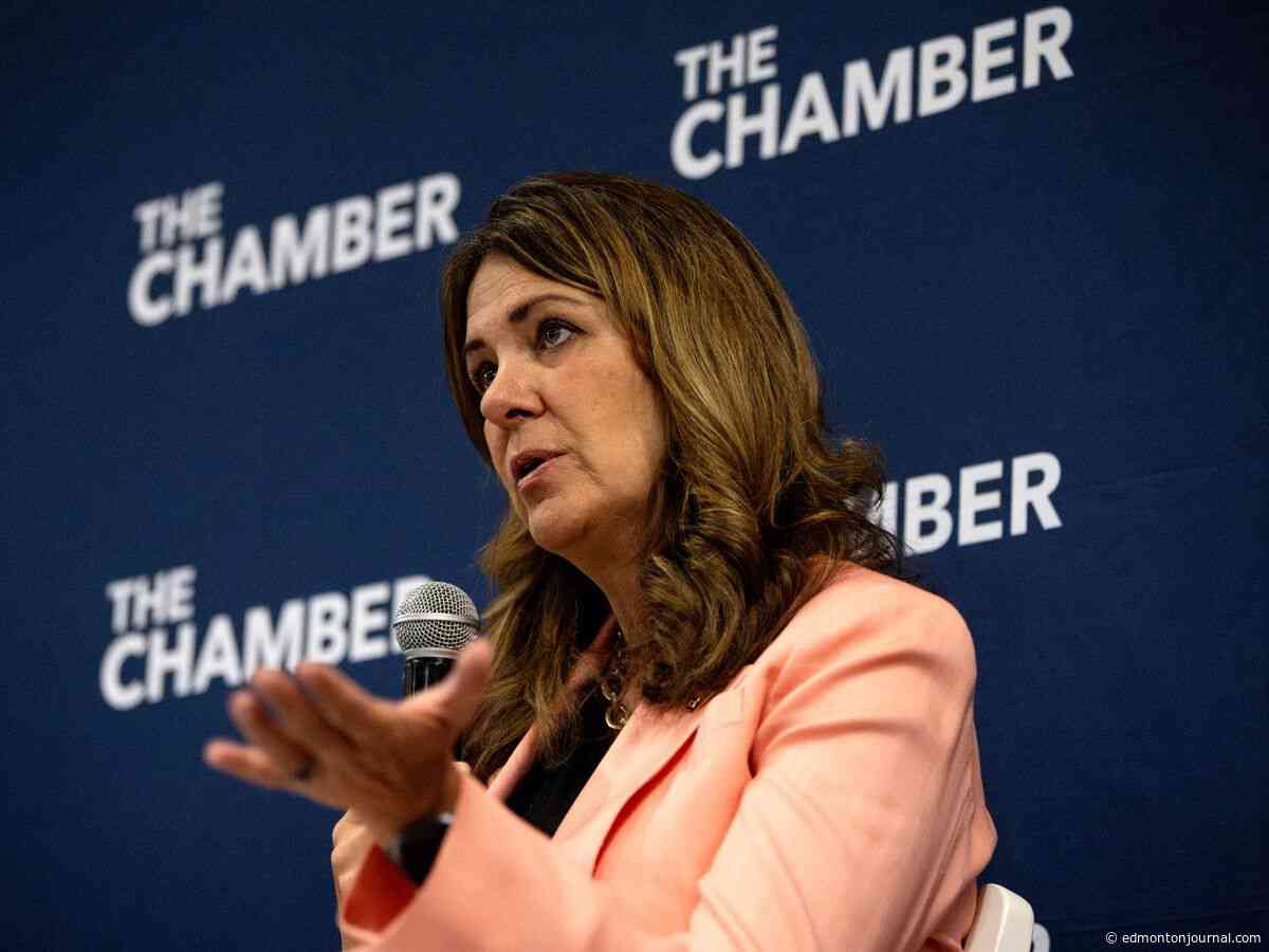 Lorne Gunter: Alberta voters unsure where Premier Danielle Smith stands on separation