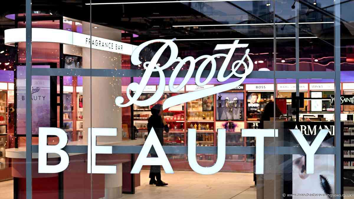 Boots shoppers rush to buy £54 Bobbi Brown makeup and skincare gift set worth £147