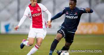 Keizer over begeleiding Mazraoui bij Jong Ajax: 'Met wat aandacht toch op het juiste pad gekregen'