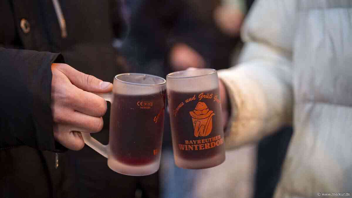 Schon jetzt weihnachtliche Atmosphäre in Bayern: Winterdorf feiert Eröffnung