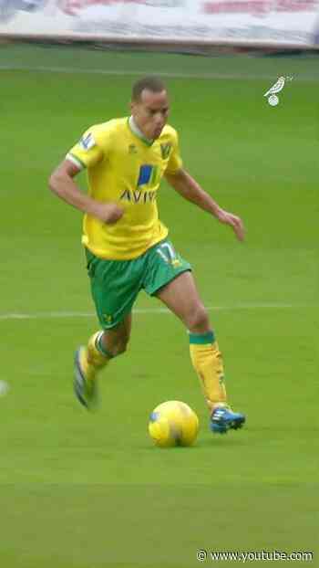 Grant Holt seals victory over the Swans in 2012 💪