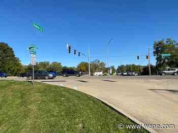Traffic signal lights up Maplecrest Road intersection