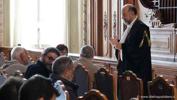 Strage di Bologna, la difesa Cavallini insiste: “Nuove analisi Dna”. Il presidente dei familiari: “L’86esima vittima era nella pancia di una donna incinta”