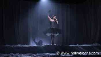 ‘It’s a Magic Trick’: Ballerinas Weigh In on Gravity-Defying Rosalía Performance
