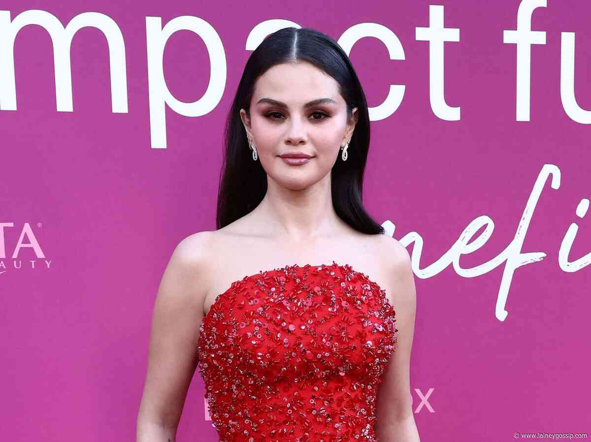 Solo Selena at her own fundraising gala