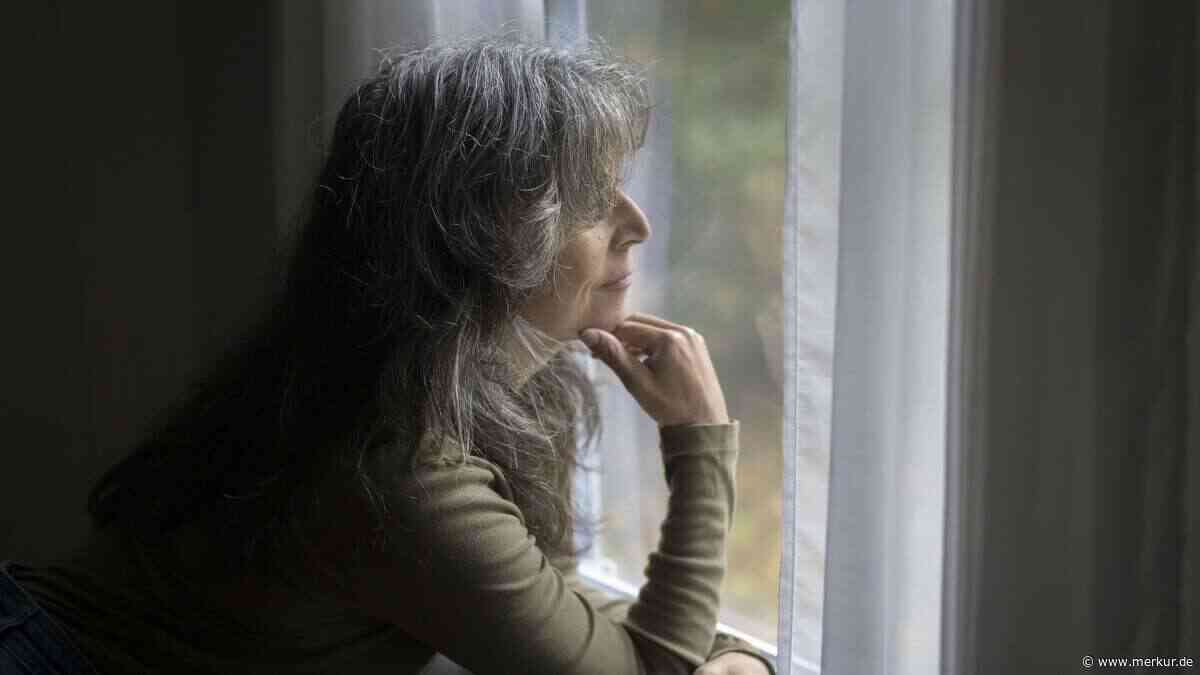 Eierstöcke bleiben nach der Menopause aktiv – und verändern sich bis ins hohe Alter